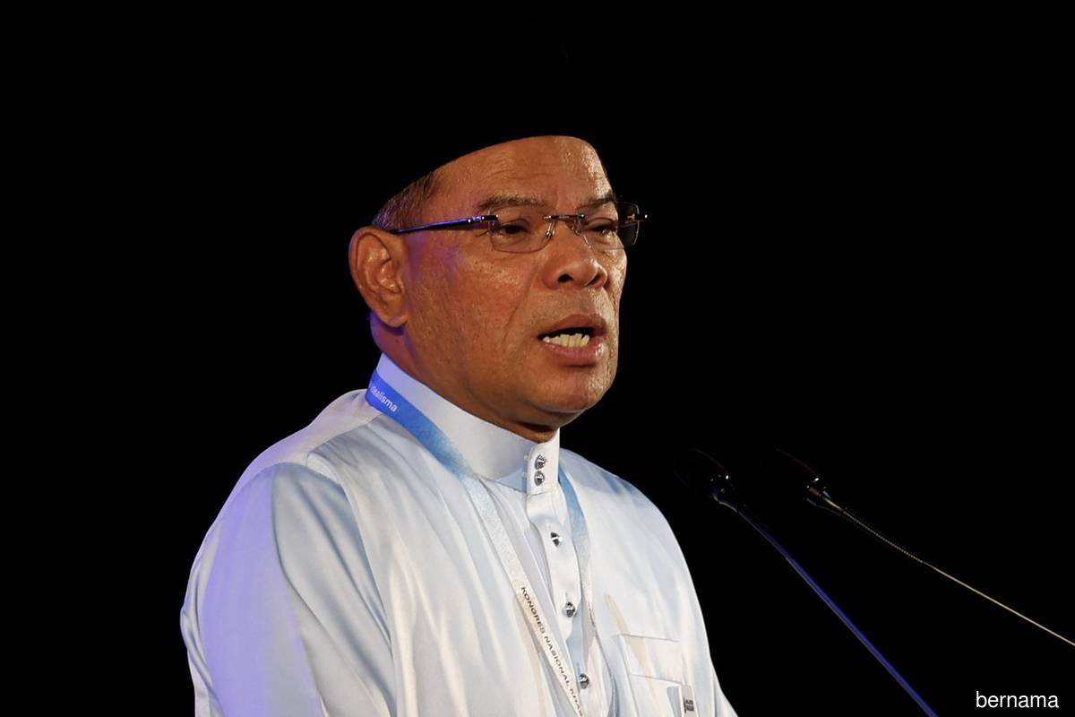 Unnecessary to wield Sedition Act against Dr M, says home minister
